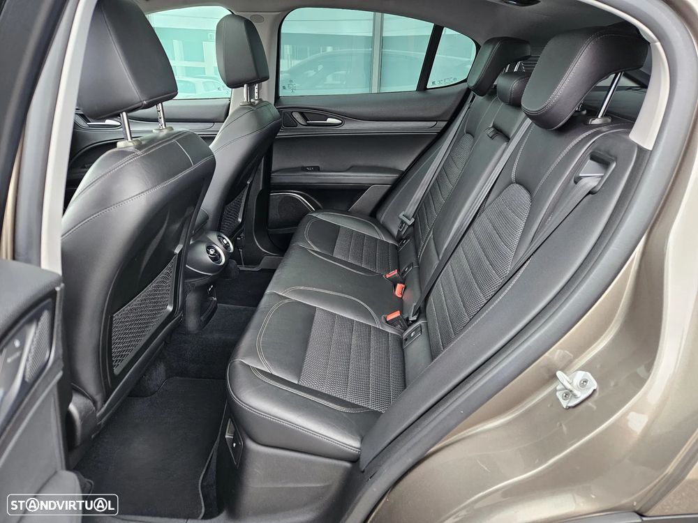 Alfa Romeo Stelvio 2.2 D Super AT8 - 17