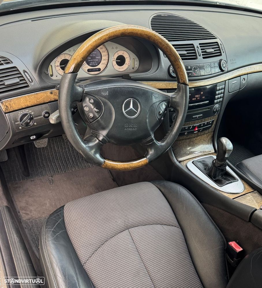 Mercedes-Benz E 220 CDi Avantgarde - 4