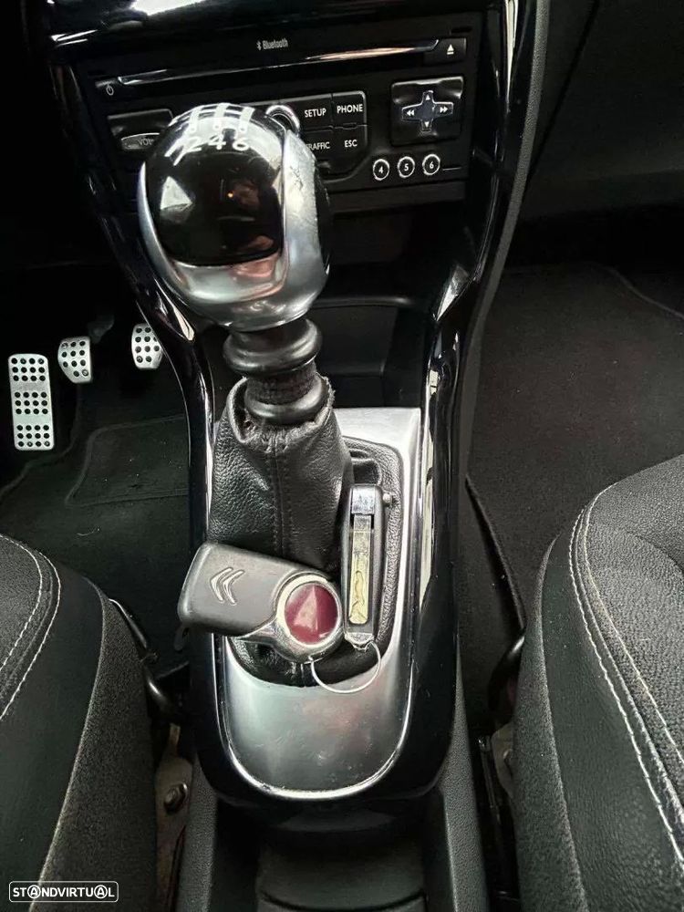 Citroën DS3 1.6 e-HDi So Chic - 11