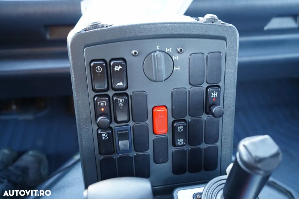 Mercedes-Benz UNIMOG U300 / 4X4 / BASCUNĂTOR 3 LATE / PLUG / MUNICIPAL / CUPLĂRI HIDRAULICE / EPS + AMBREIAJ - 31