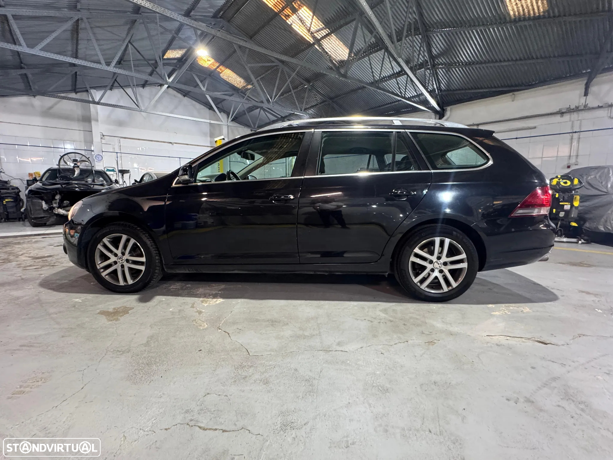 VW Golf Variant 1.6 TDi Confortline - 28