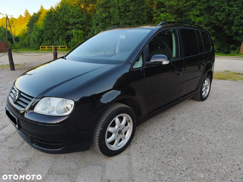 Volkswagen Touran - 1