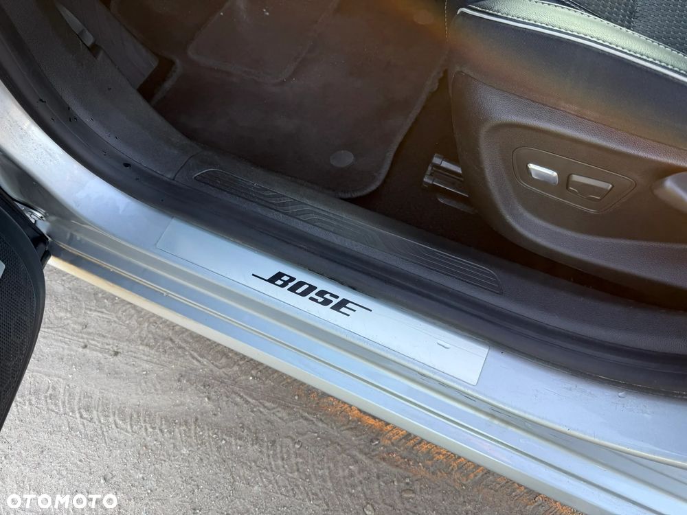 Renault Megane ENERGY dCi 110 EDC BOSE EDITION - 14