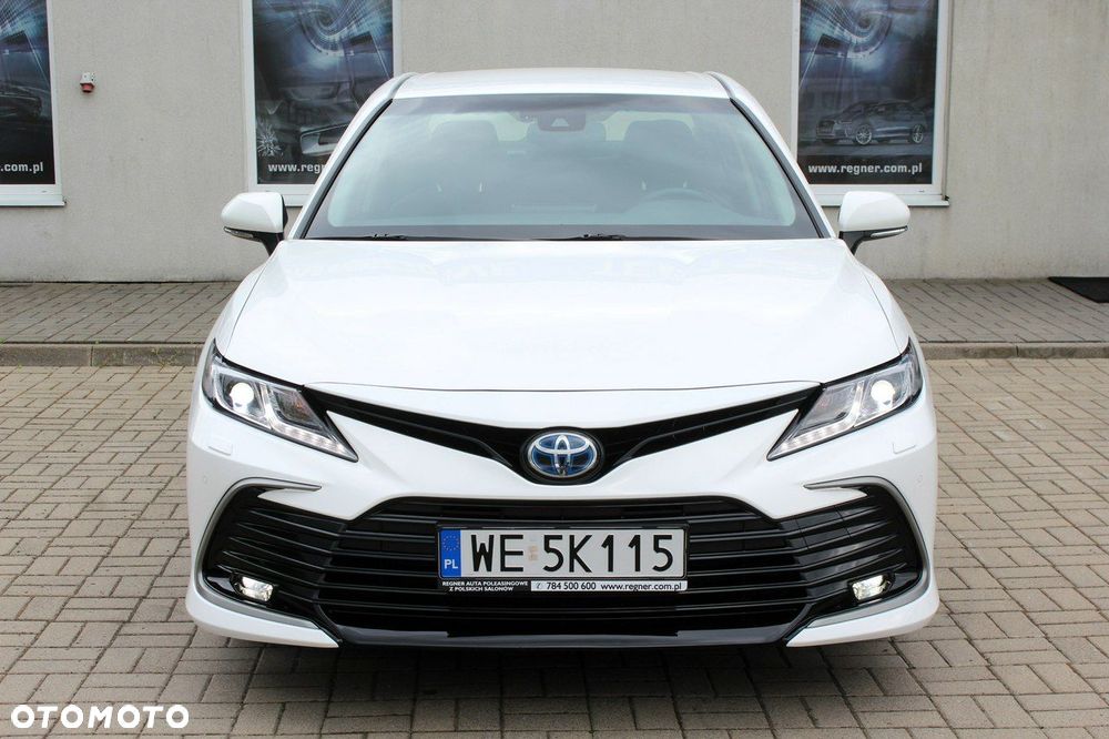 Toyota Camry 2.5 Hybrid Comfort CVT - 2
