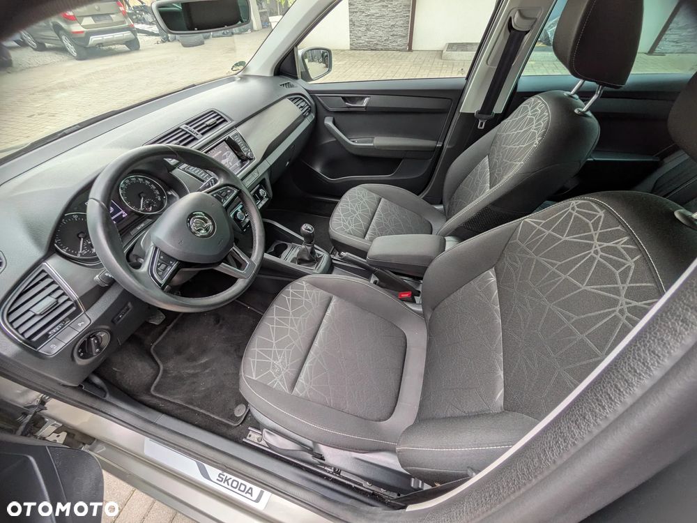 Skoda Fabia - 11