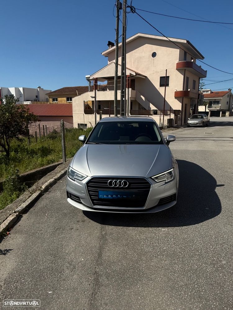 Audi A3 Sportback 1.6 TDI S tronic design - 2