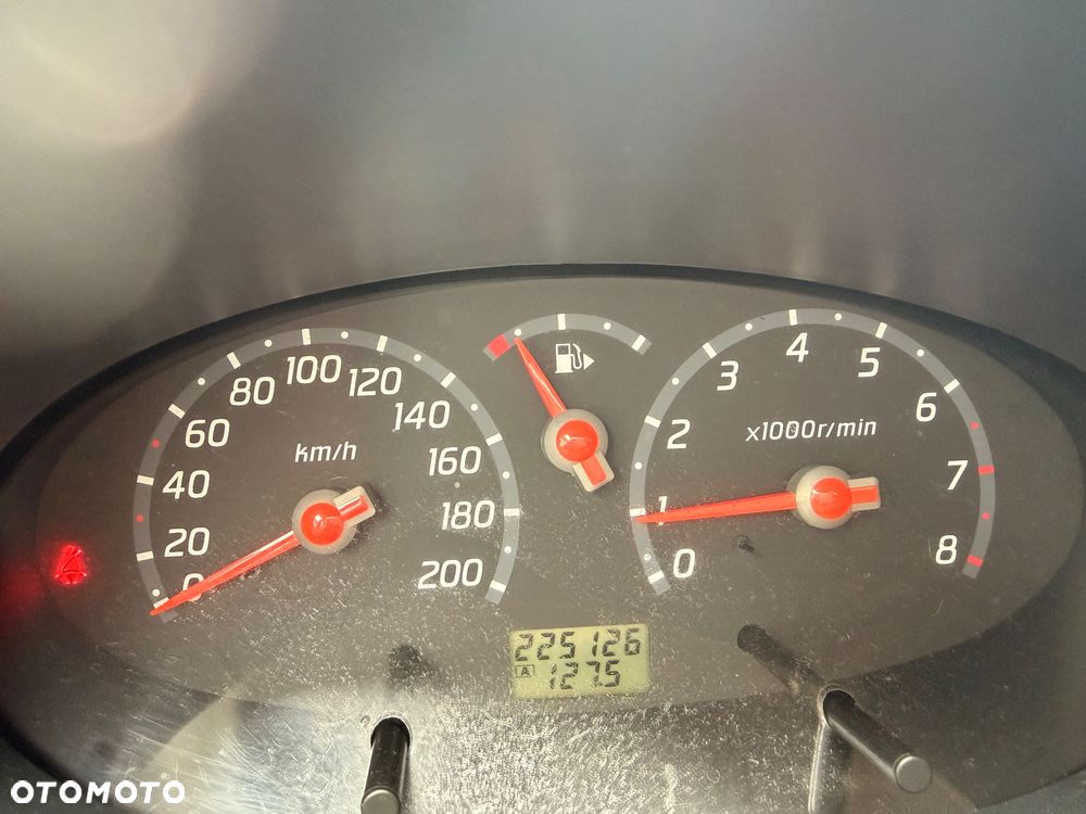 Nissan Micra - 11