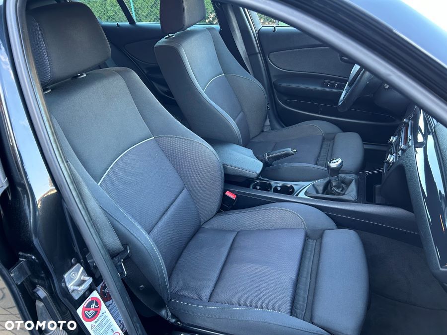 BMW Seria 1 118d Sport Line - 19