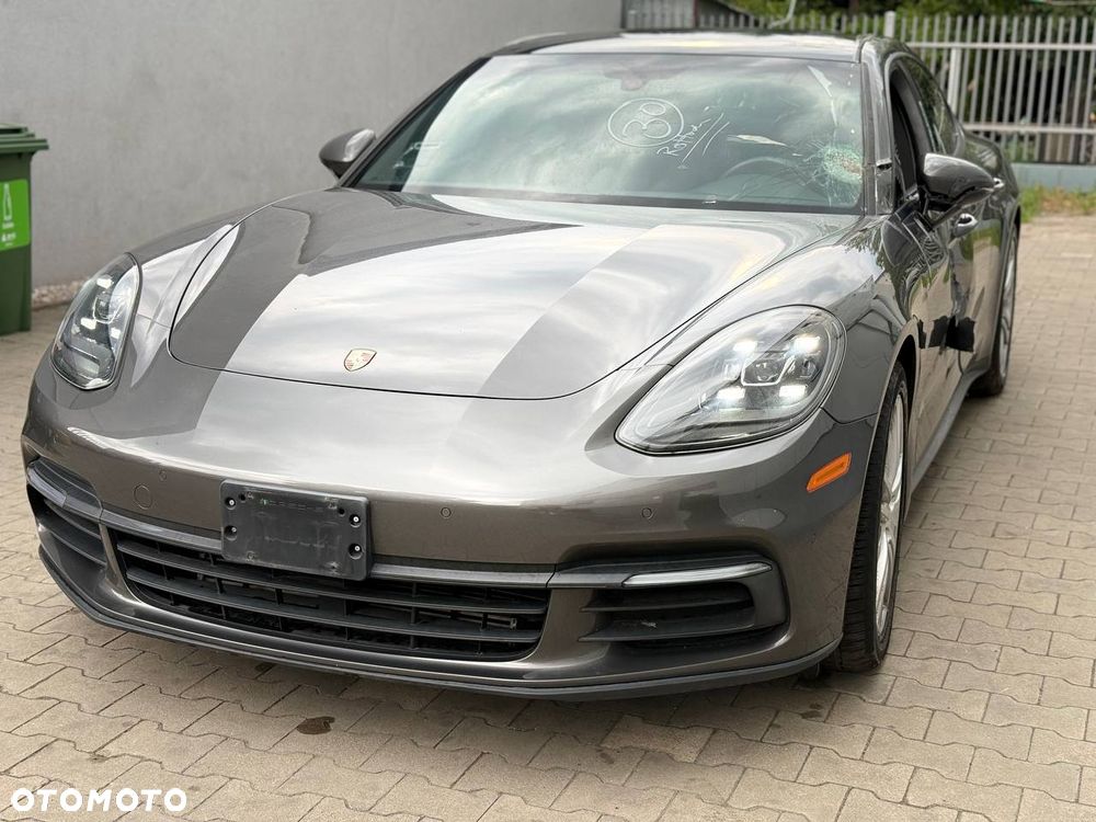 Porsche Panamera 4 - 4
