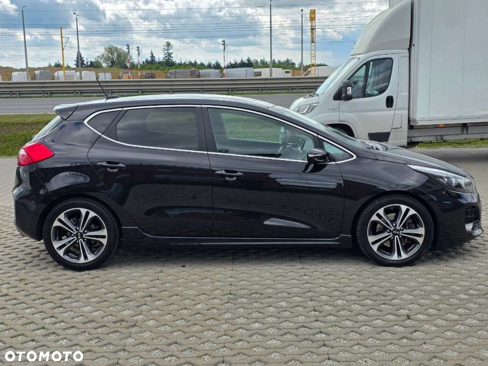 Kia Ceed - 34