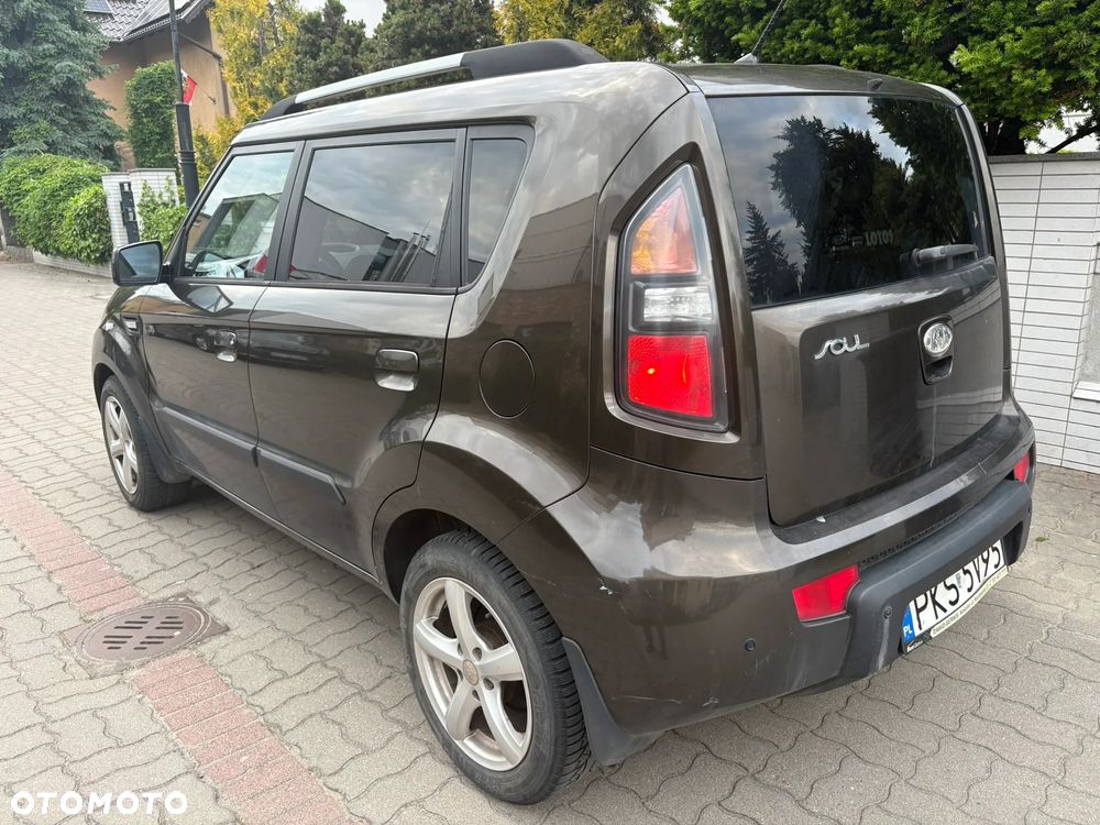 Kia Soul 1.6 L - 6