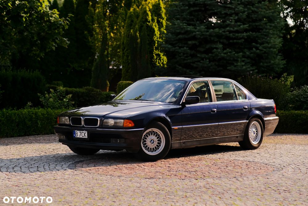 BMW Seria 7 740iL - 1