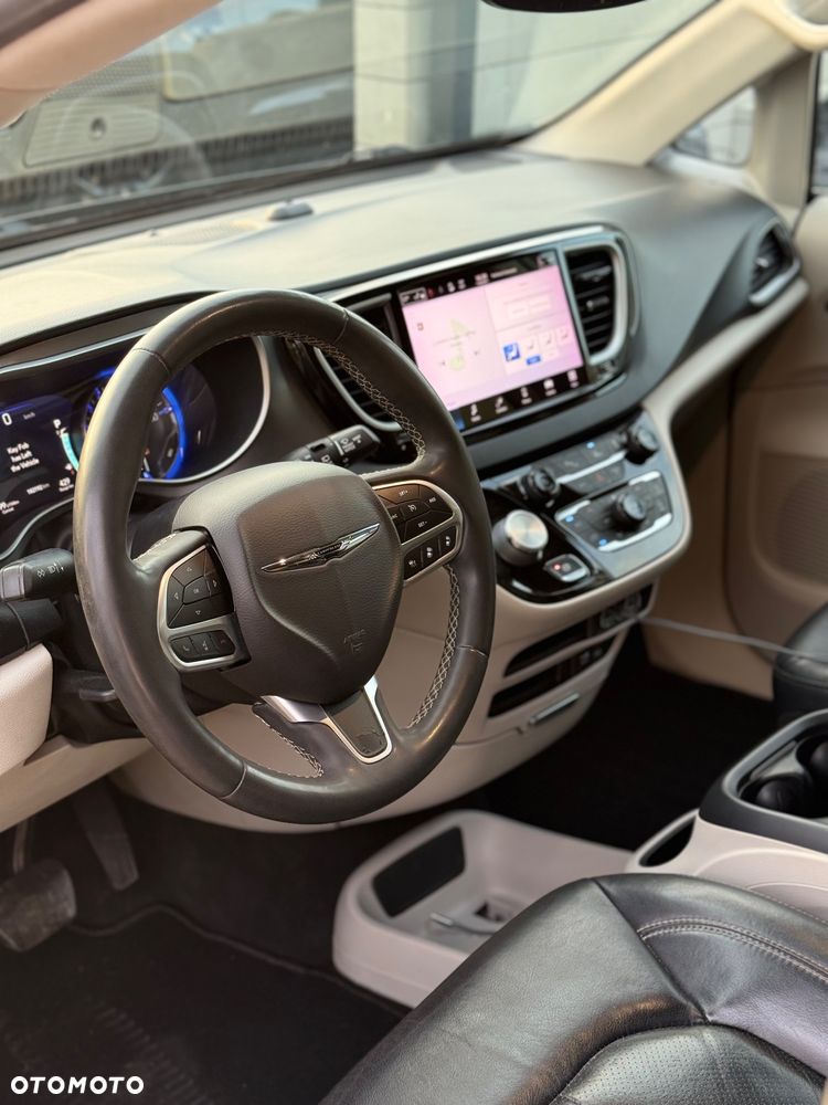 Chrysler Pacifica - 6