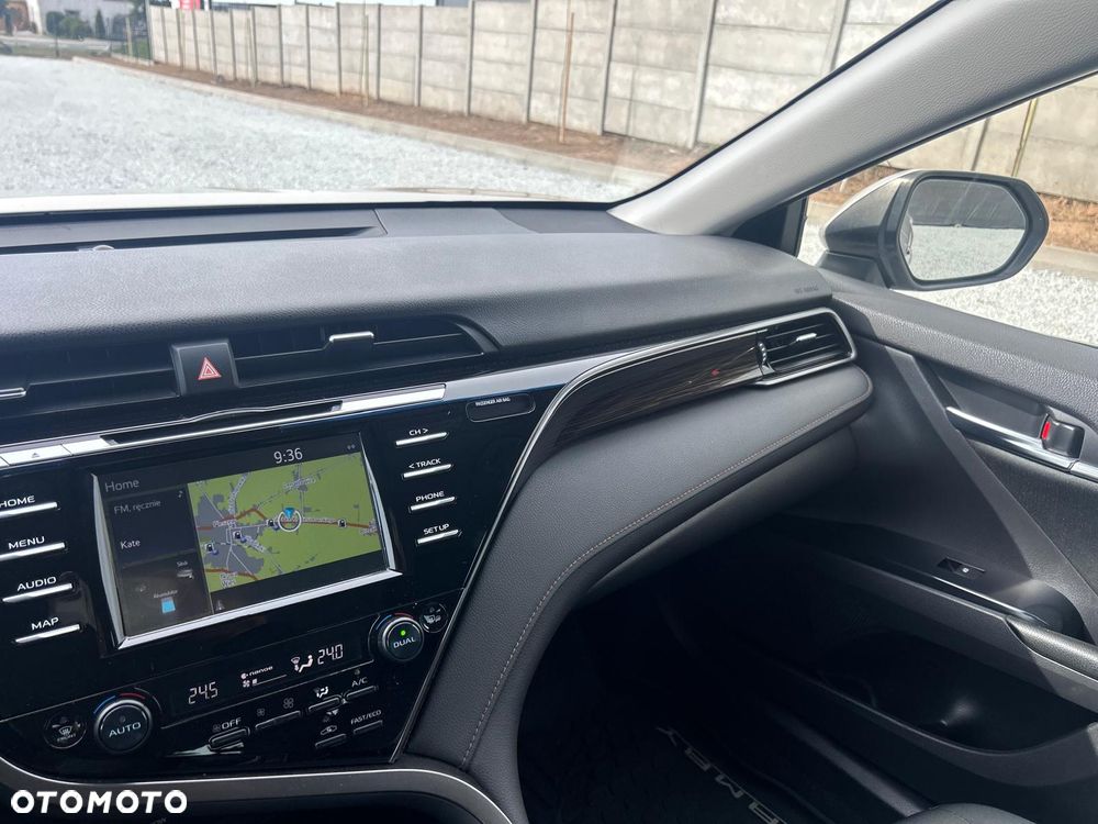 Toyota Camry 2.5 Hybrid Comfort CVT - 12