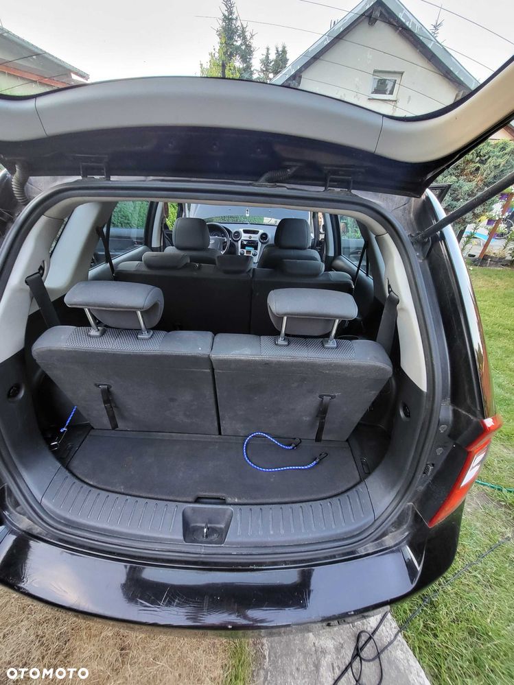 Kia Carens - 6