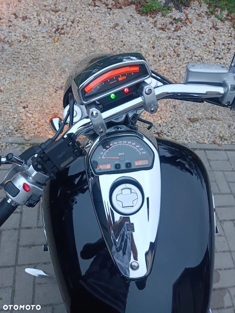 Suzuki Intruder - 9