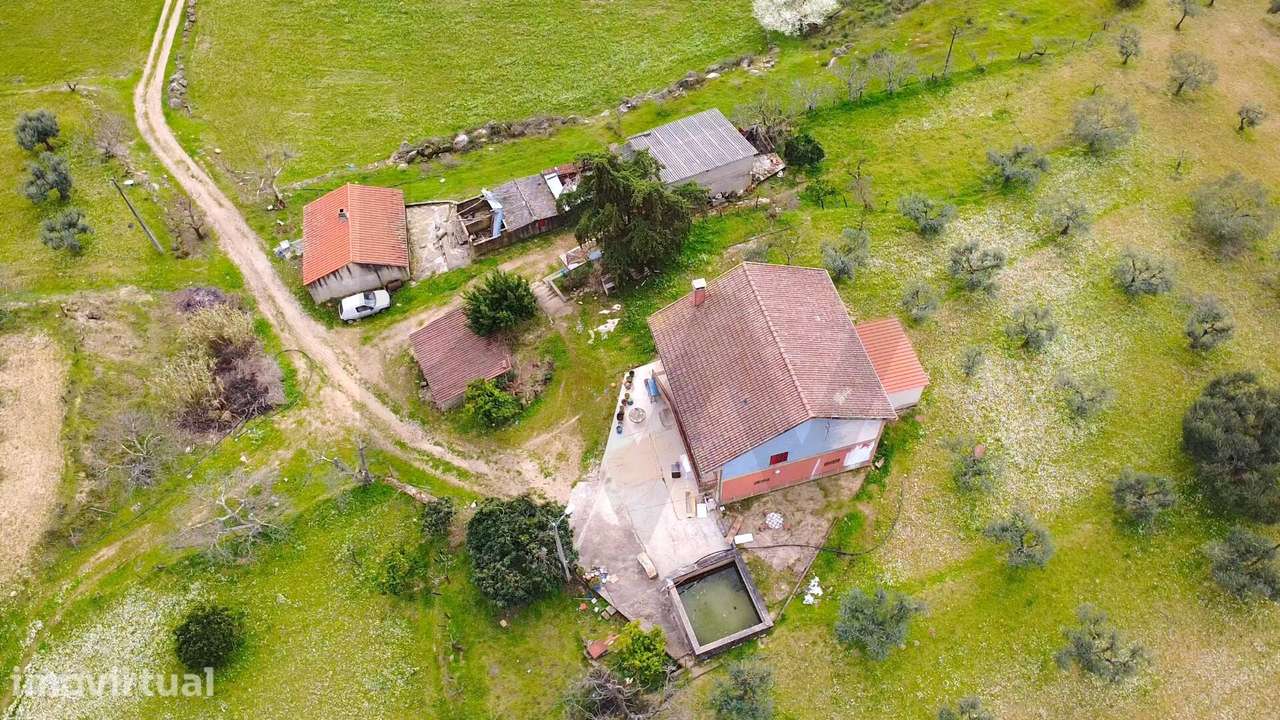 Quinta com moradia e terreno em Vale de Prazeres, Fundão - Grande imagem: 2/59