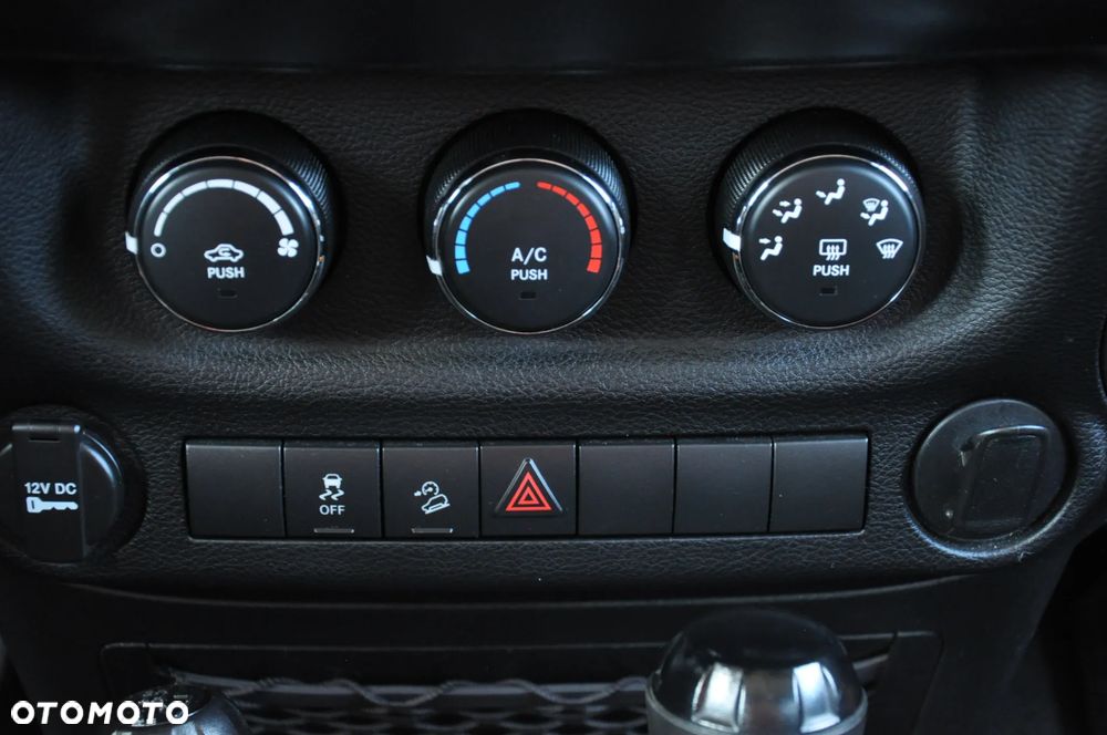 Jeep Wrangler - 22