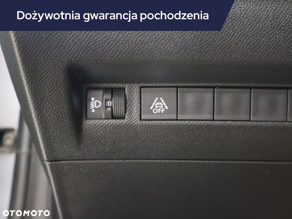 Peugeot 208 - 17