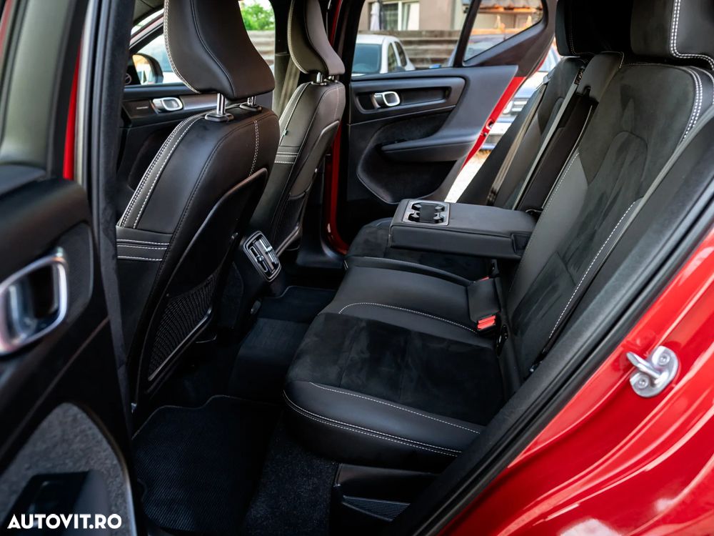 Volvo XC 40 B4 AT8 AWD Mild Hybrid R-Design - 25
