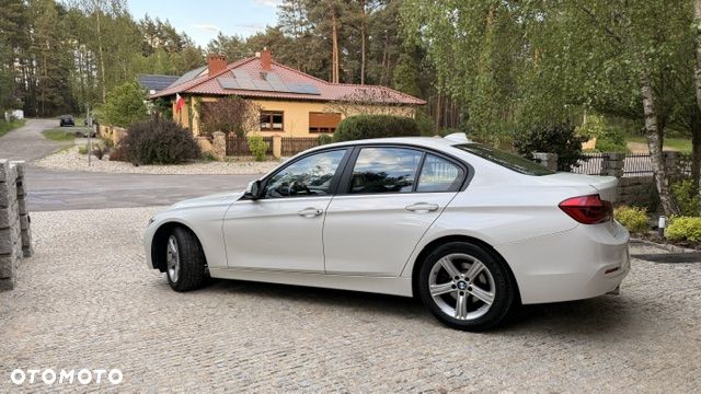 BMW Seria 3 318i GPF Advantage - 16