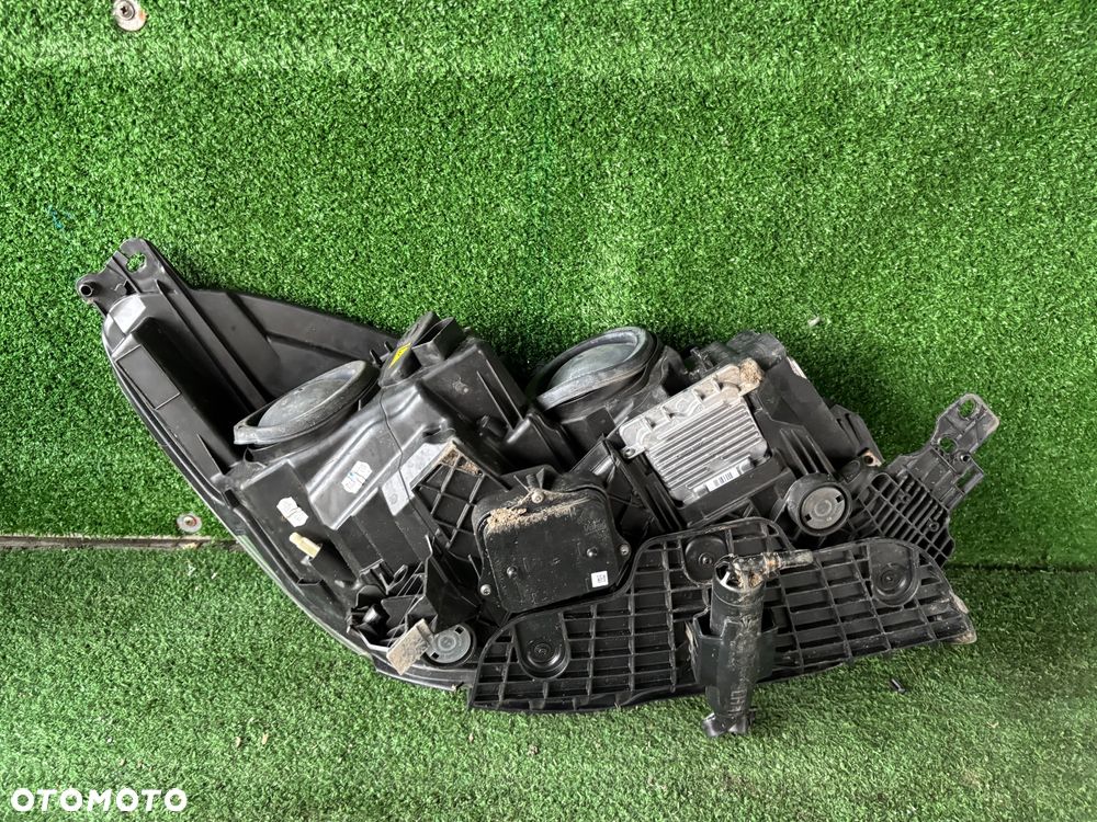 Ford Kuga MK2 lift lampa lewa ,prawa Xenon  ST Line czarny  środek - 5