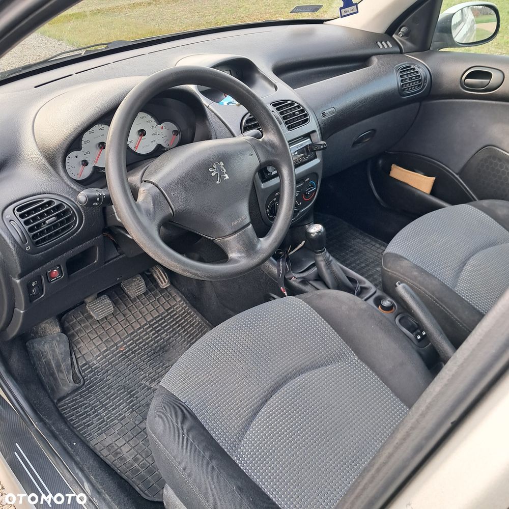 Peugeot 206 1.1 XR - 4