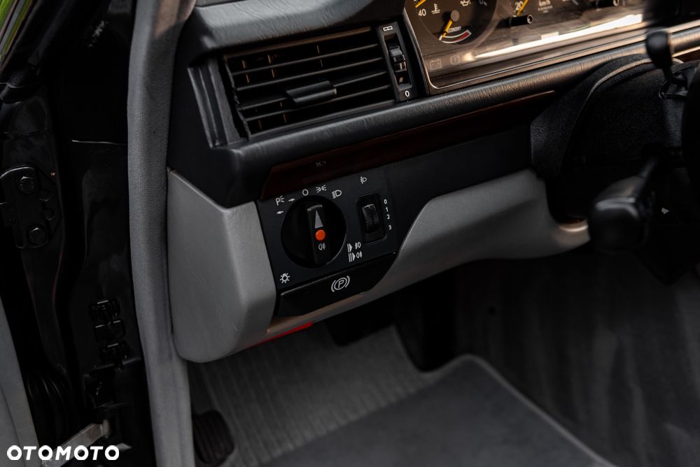 Mercedes-Benz W124 (1984-1993) - 20