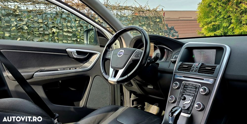 Volvo XC 60 D5 AWD Geartronic Summum - 22