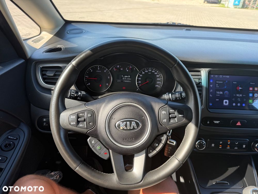 Kia Carens 1.7 CRDi 115 Dream-Team Edition - 28