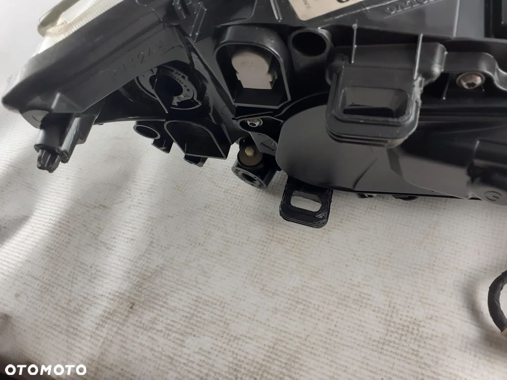Lampa lewa Volvo S60 V6013-18 r. - 6