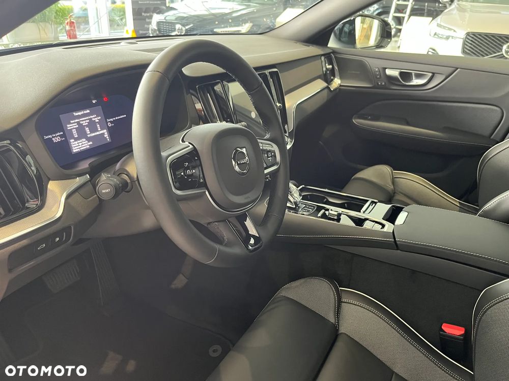 Volvo V60 T6 AWD Plug-In Hybrid Plus Dark - 7