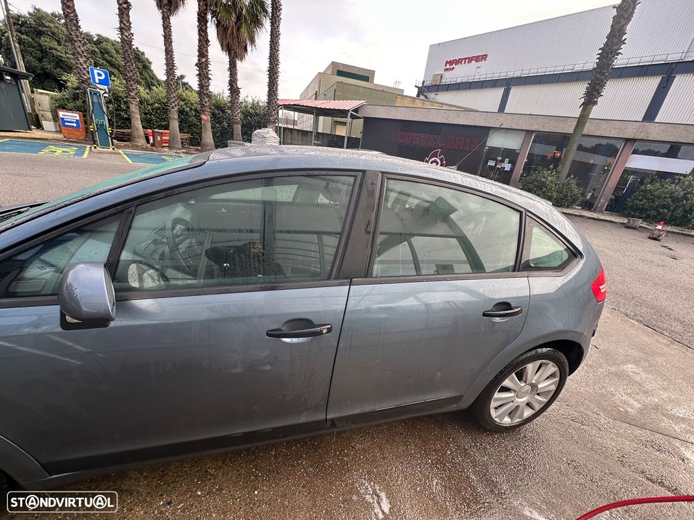Citroën C4 1.6 HDi 110 Exclusive - 3