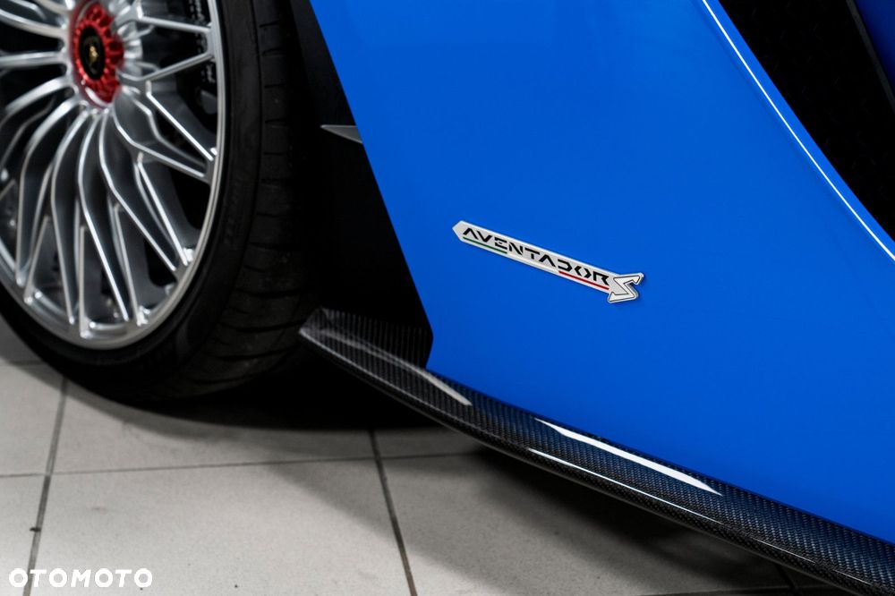 Lamborghini Aventador - 15
