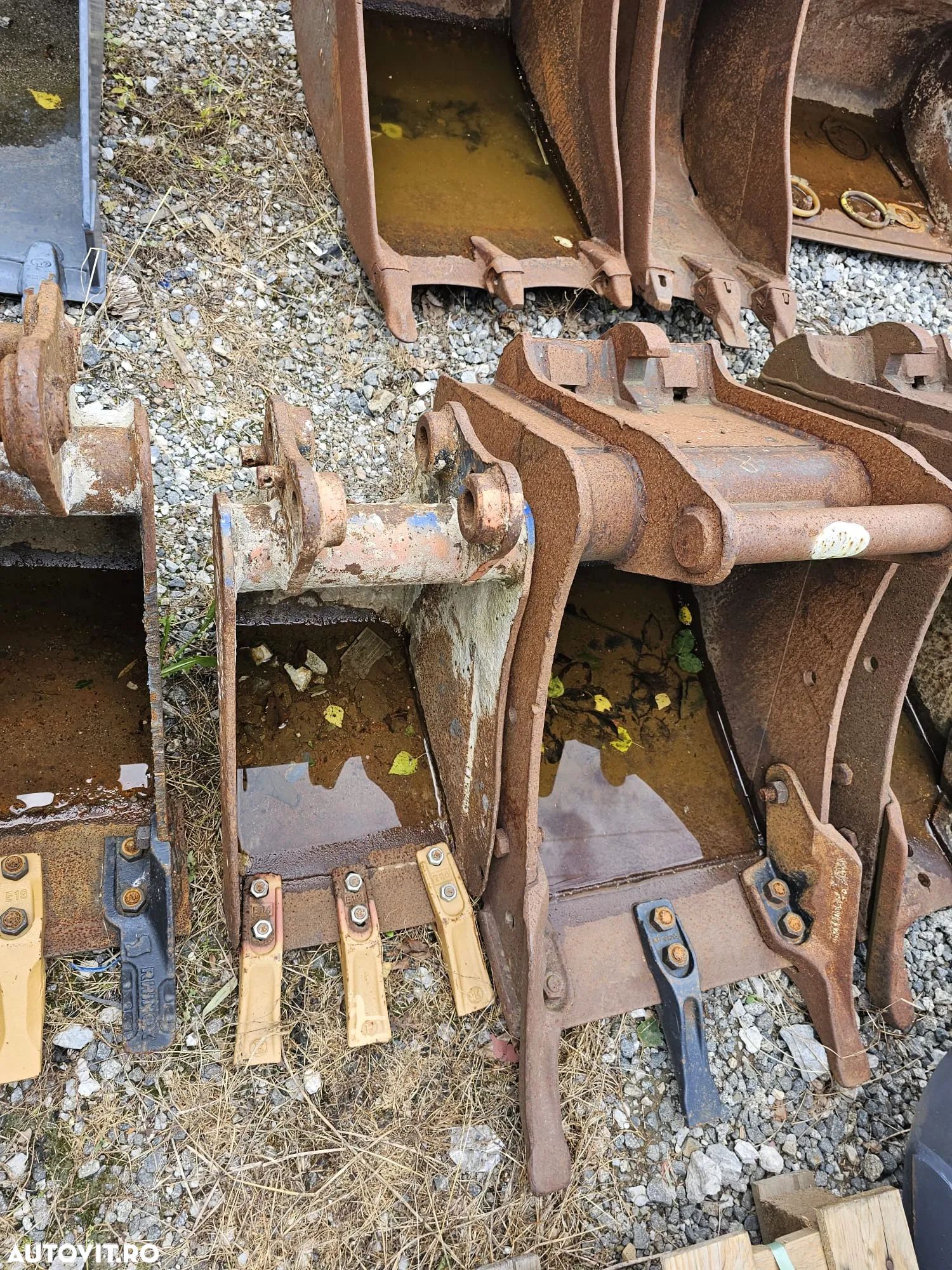 Cupa minixcavator de 2.5 Tone latime 300 mm - 1