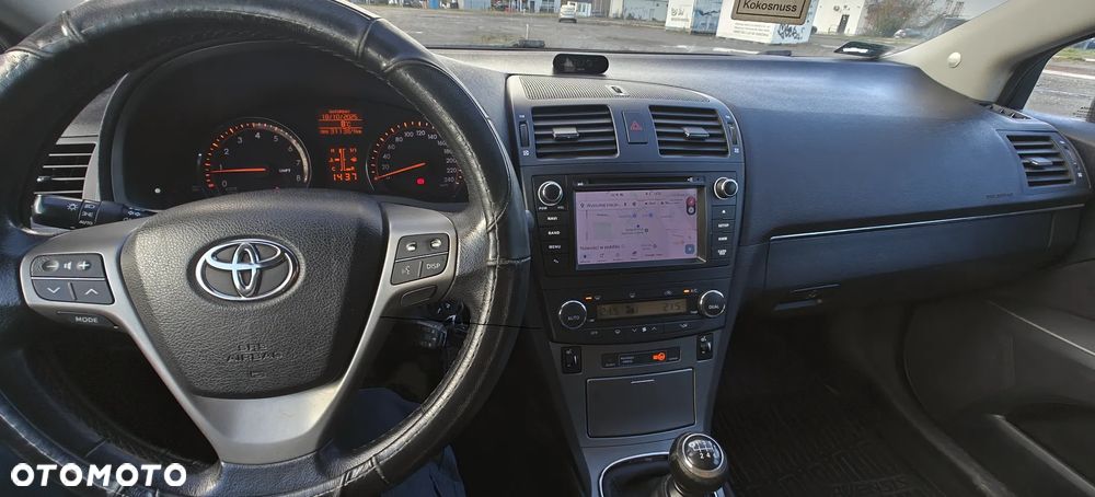 Toyota Avensis Combi 2.0 Executive - 12