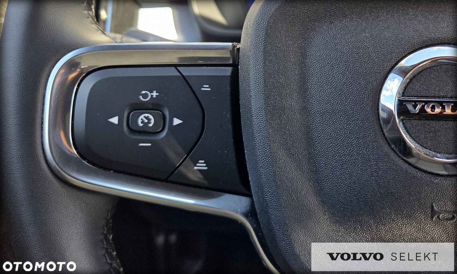 Volvo XC 40 B3 Plus Dark - 17