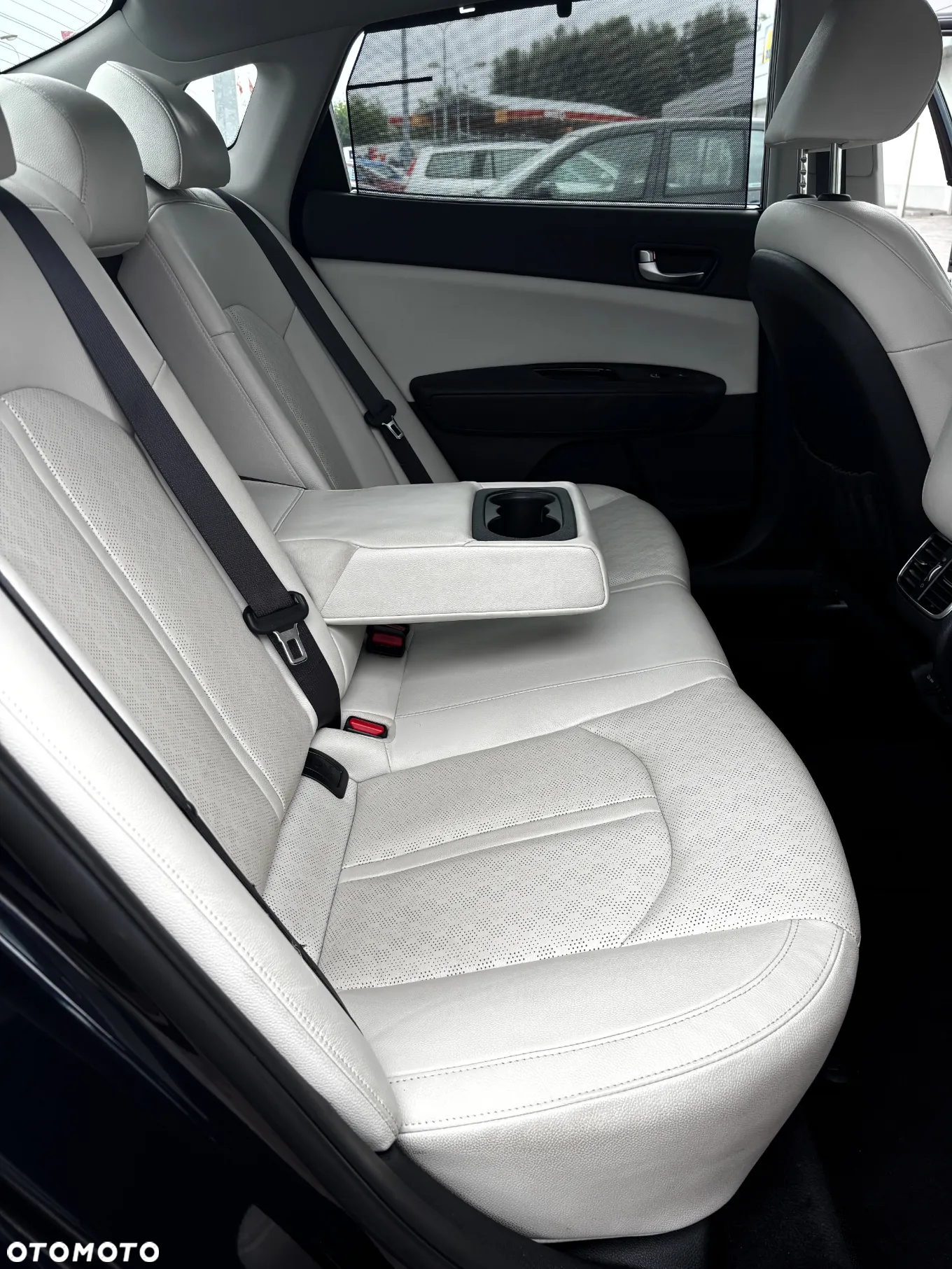 Kia Optima Plug-in Hybrid - 9