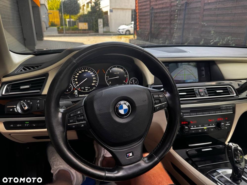 BMW Seria 7 - 8