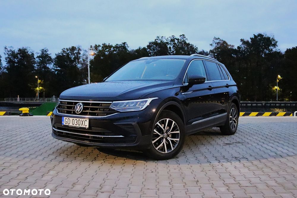 Volkswagen Tiguan - 1