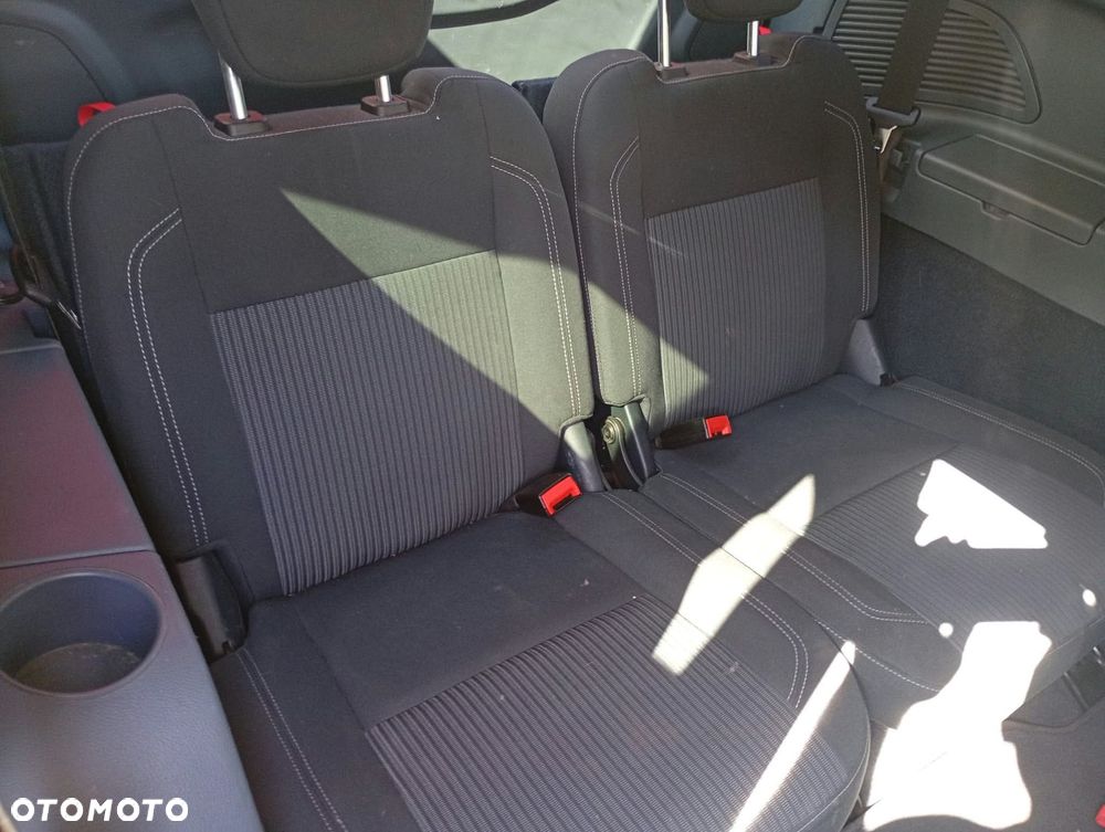 Ford Grand C-MAX - 23