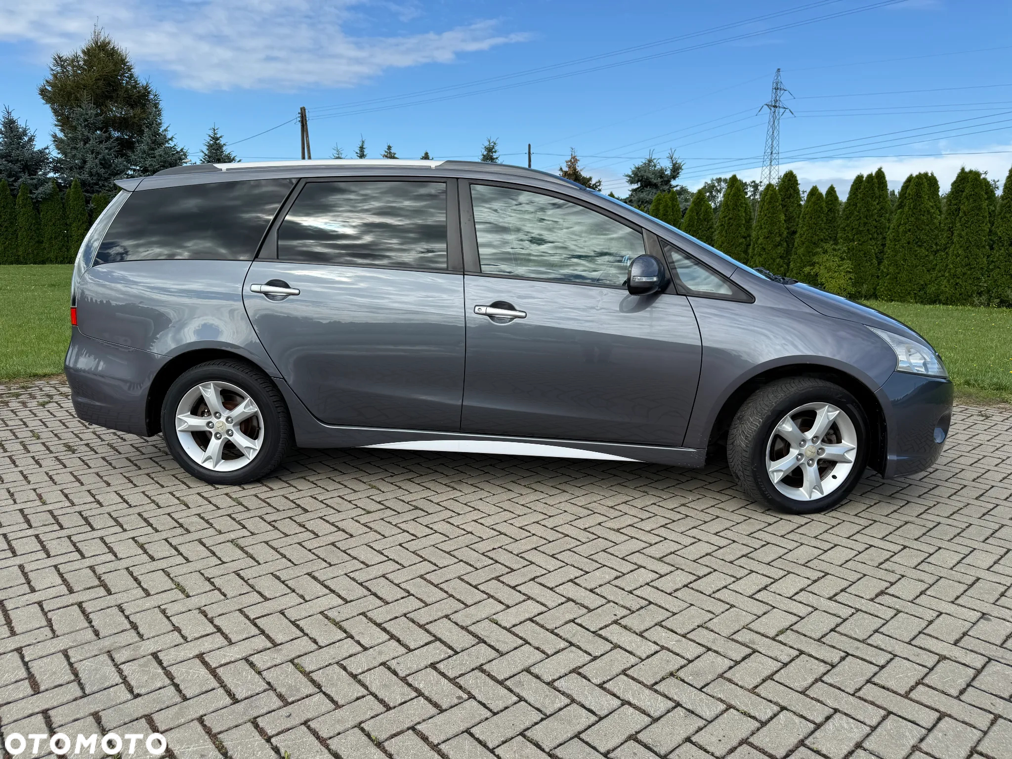 Mitsubishi Grandis - 21