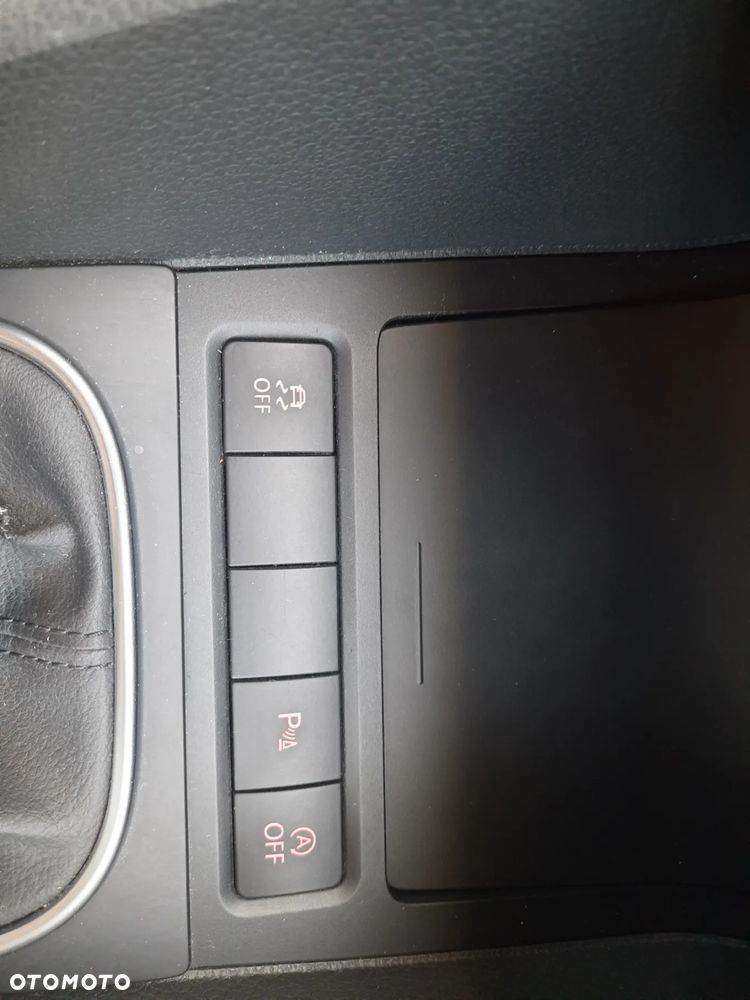 Volkswagen Golf ver-1-6-tdi-bluemotion-technology-comfortline - 16