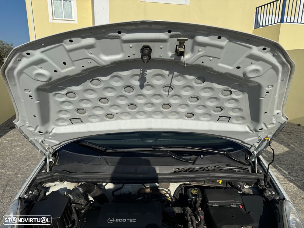 Opel Corsa 1.2 Cosmo - 22