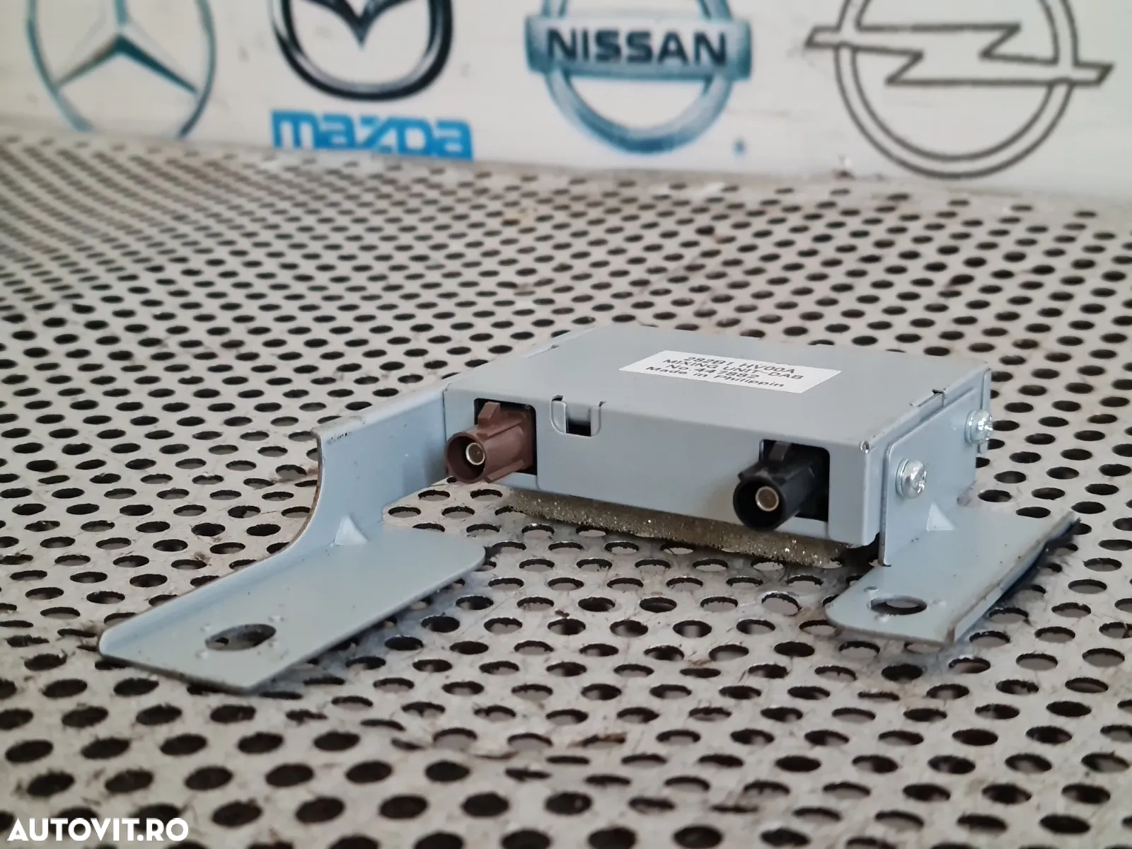 Amplificator Antena Nissan Qashqai J11 Cod 282B1 HV00A Dezmembrez Nissan Qashqai J11 1.5 Dci - Dezmembrari Arad - 5