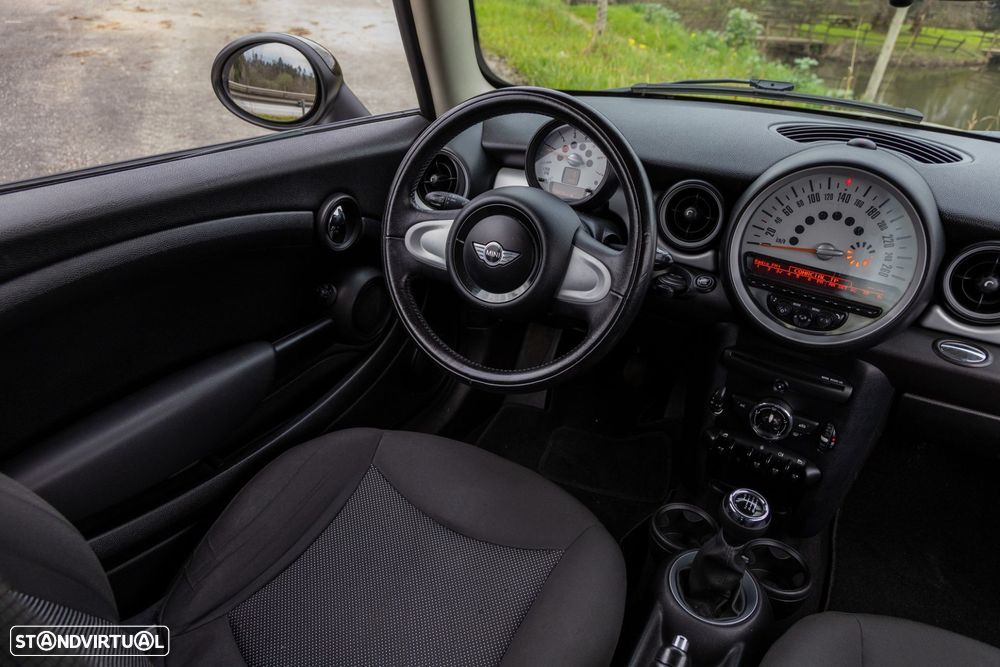 MINI 3 Portas One D - 50