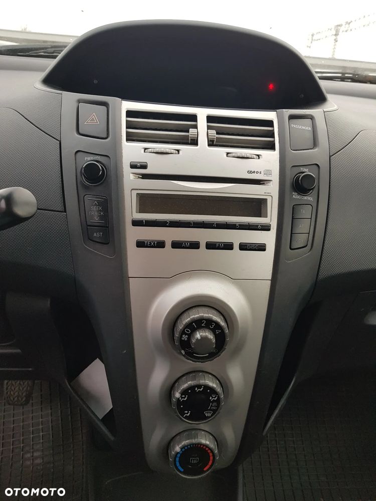 Toyota Yaris - 7