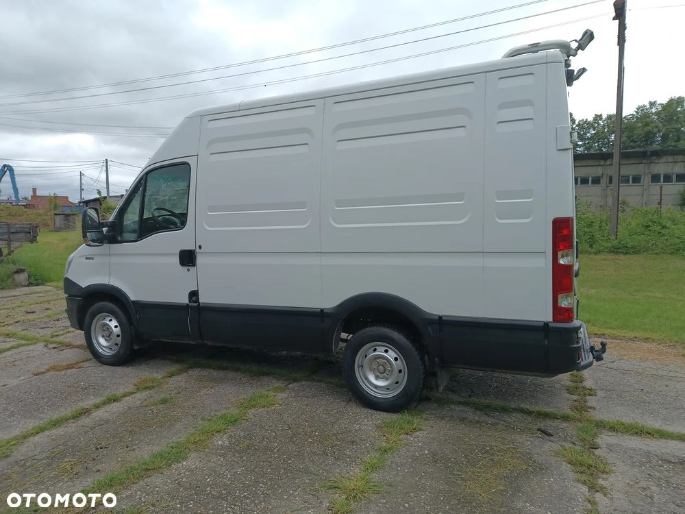 Iveco DAILY 35s13 L2H2 2.3 diesel 126kM, 2012 rok, WEBASTO, HAK, CAMERA COFANIA, ORGINALNY NIEWIELKI PRZEBIEG 176tyś. SPROWADZONY ZE SZWECJI! - 13