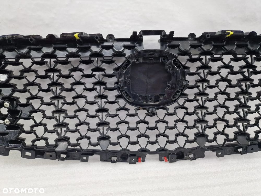 MAZDA CX30 / CX-30 ATRAPA / GRILL PRZEDNI PRZÓD NA PDC + ZNACZEK / LOGO POD RADAR , NR DFR7-50711 , NR AUKCJI GL631 - 18