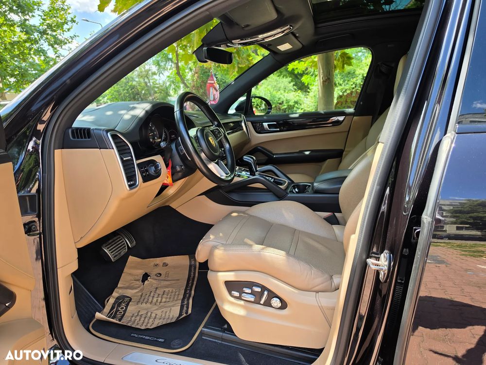 Porsche Cayenne S - 10